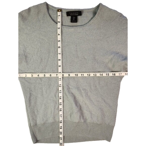 Tahari 100% 2 Ply Cashmere Sweater Size Medium - Picture 3 of 6